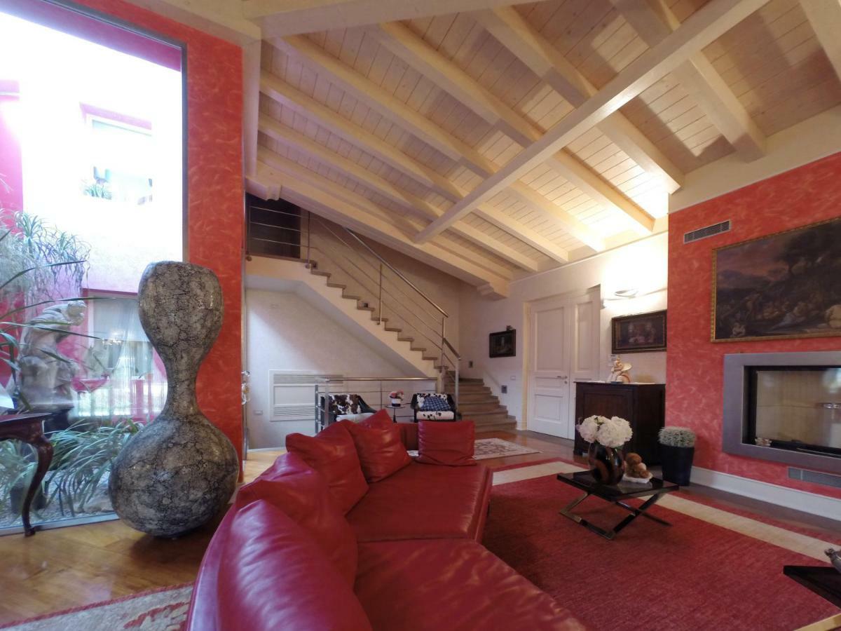 La Villa Nel Bosco Lucca Eksteriør bilde